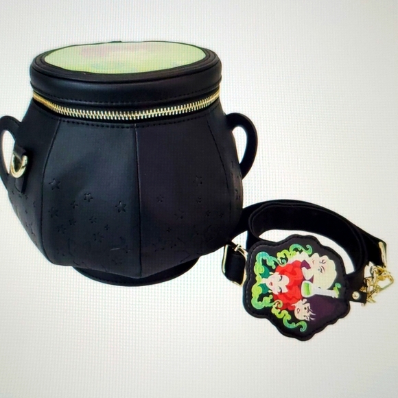 NWT: DISNEY LOUNGEFLY HOCUS POCUS "Glow-In-The-Dark" CAULDRON CROSSBODY BAG 2Fer - Picture 9 of 15